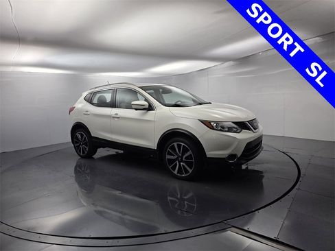 Used 2019 Nissan Rogue Sport SL w/ Premium Package image 3