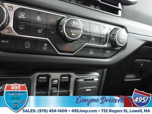 New 2026 Jeep Gladiator Mojave image 44