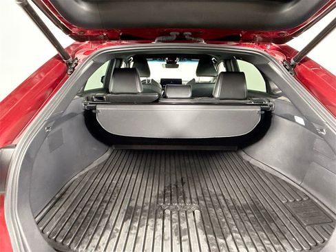 Used 2023 Toyota Venza XLE image 27