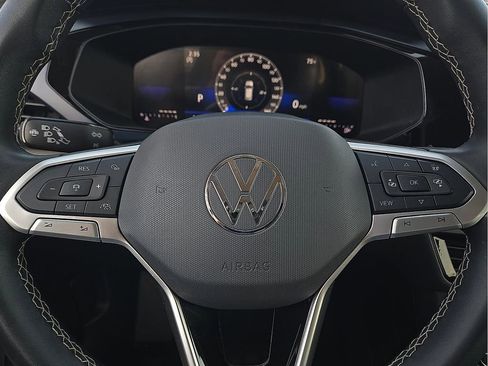 Used 2024 Volkswagen Taos SE image 20