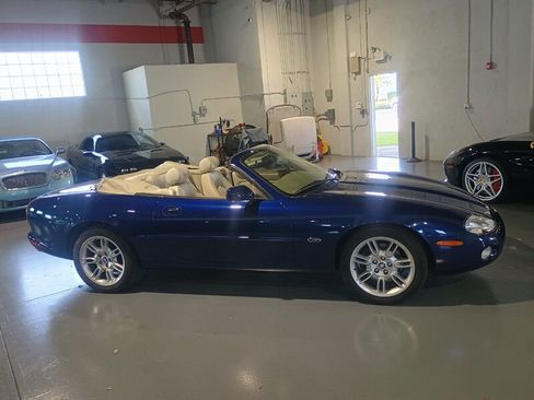 Used 2001 Jaguar XK8 Convertible image 7