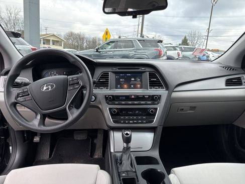 Used 2017 Hyundai Sonata SE image 13
