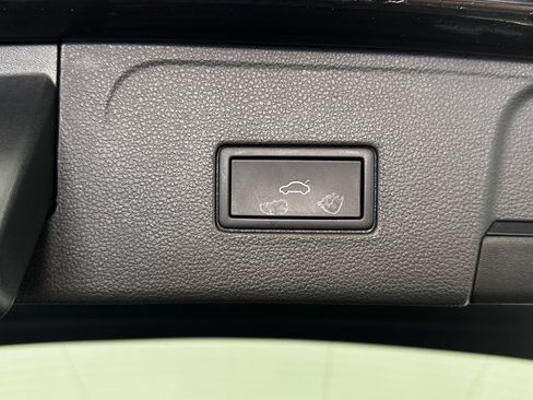 Used 2021 Volkswagen Atlas SE w/ Panoramic Sunroof Package image 33