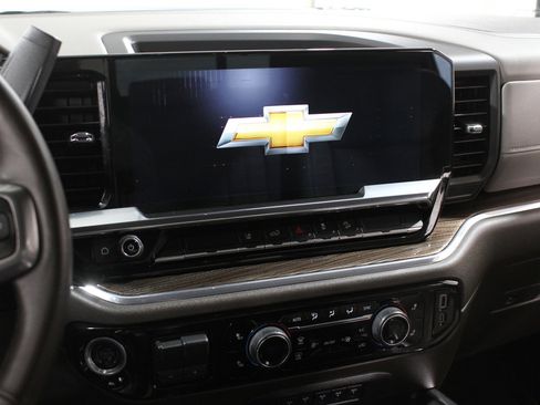 Used 2025 Chevrolet Silverado 3500 LT w/ Convenience Package image 10