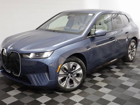 New 2026 BMW iX xDrive45 image 2