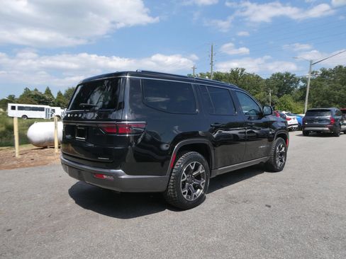 Used 2022 Jeep Wagoneer Series III w/ Premium Group I AWD/4WD image 5