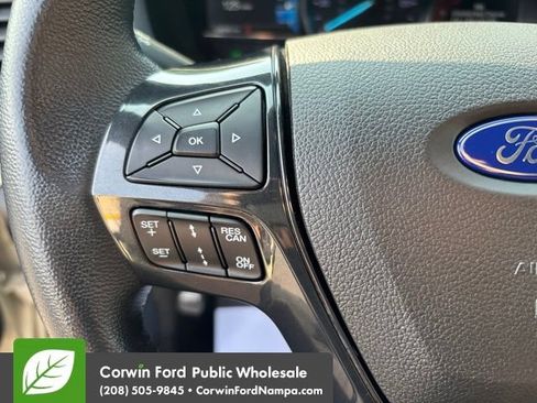 Used 2018 Ford Explorer XLT w/ Equipment Group 202A AWD/4WD image 17