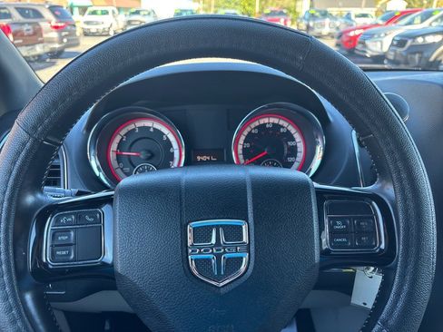 Used 2017 Dodge Grand Caravan SXT image 20