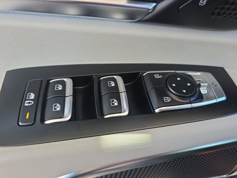 Used 2022 Kia Telluride SX w/ SX Prestige Package image 26