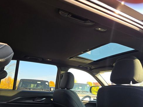 New 2025 Jeep Grand Cherokee Laredo X image 11