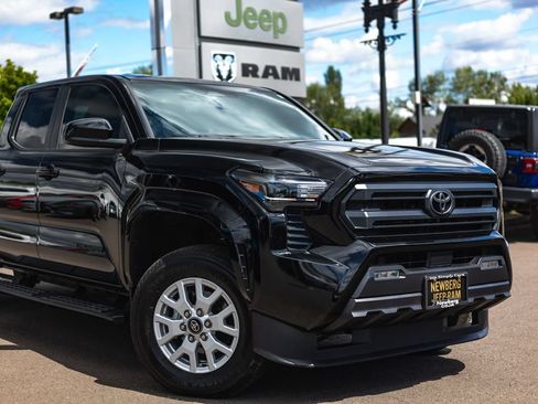 Used 2024 Toyota Tacoma SR5 AWD/4WD image 3