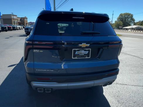 Used 2026 Chevrolet Traverse LT w/ Driver Confidence Package FWD image 7