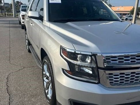 Used 2018 Chevrolet Tahoe LS w/ Enhanced Driver Alert Package RWD image 3