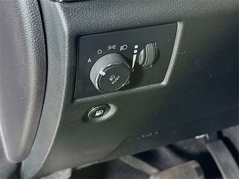 Used 2019 Jeep Grand Cherokee Limited w/ Luxury Group II image 24