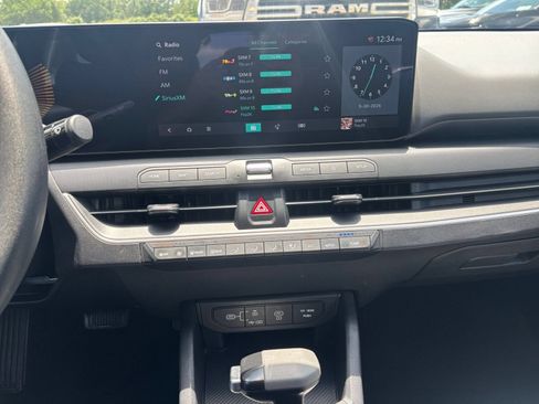 Used 2025 Kia K4 FWD image 17