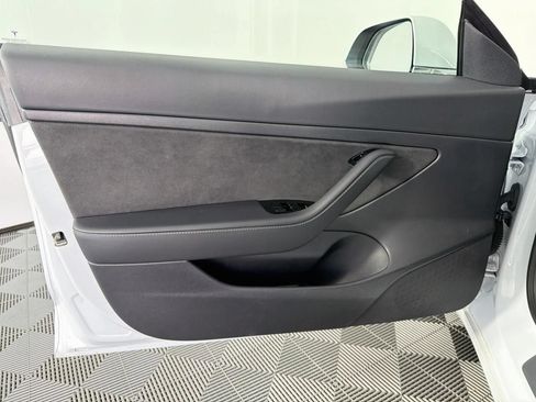 Used 2020 Tesla Model 3 Standard Range Plus RWD image 18