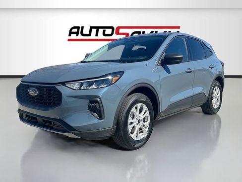 Used 2025 Ford Escape Active AWD/4WD image 3