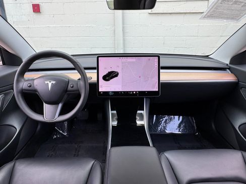 Used 2020 Tesla Model 3 Standard Range Plus RWD image 13