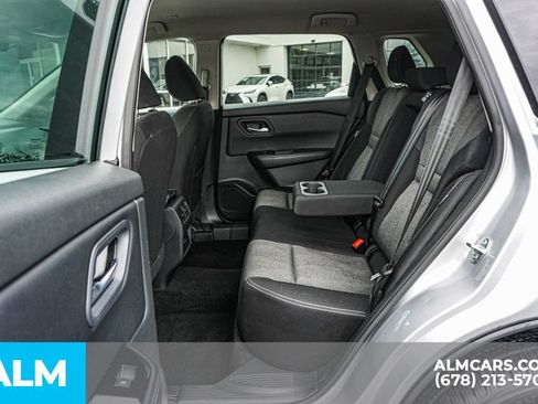 Used 2024 Nissan Rogue SV FWD image 21