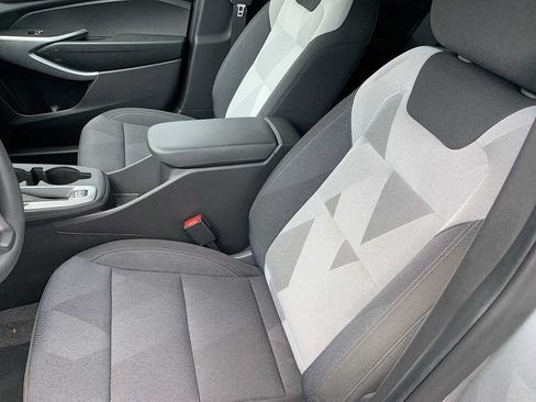 Certified 2025 Chevrolet Trax LS w/ LS Convenience Package FWD image 17