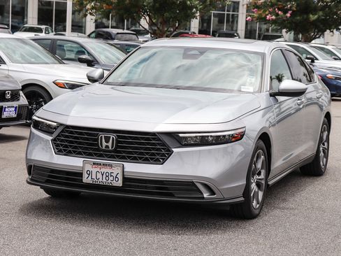 Certified 2024 Honda Accord EX image 3