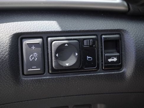 Used 2017 Nissan Sentra SR w/ SR Midnight Edition FWD image 10