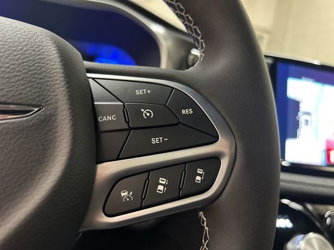 New 2026 Chrysler Pacifica Select FWD image 22