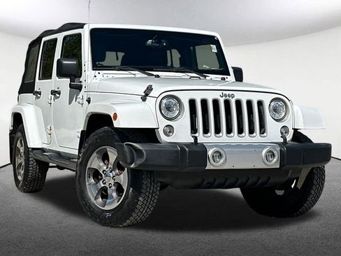 Used 2017 Jeep Wrangler Unlimited Sahara w/ Connectivity Group AWD/4WD image 2