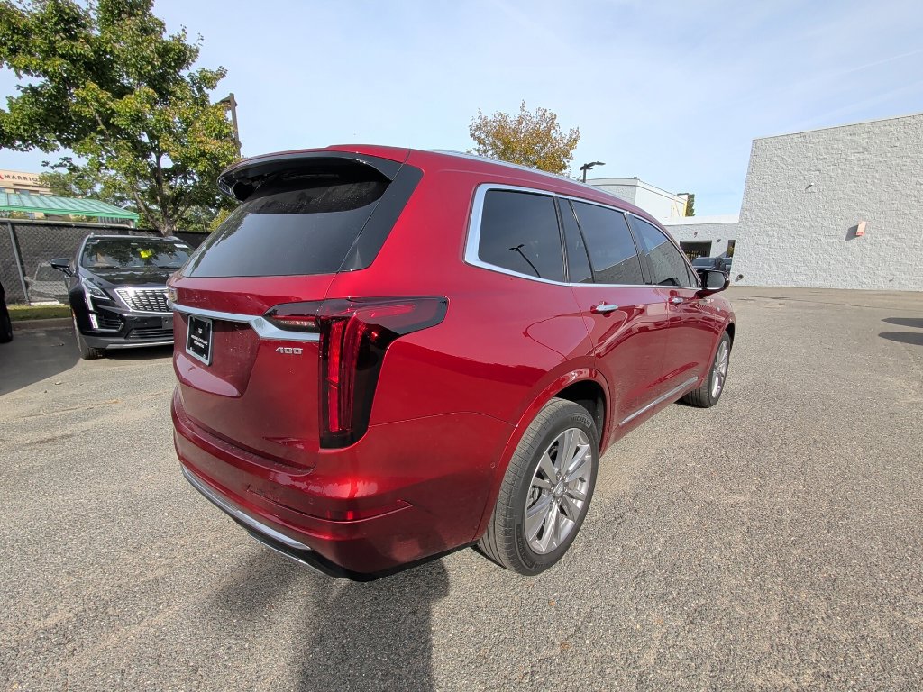 Used 2024 Cadillac XT6 Premium Luxury w/ Technology Package AWD/4WD image 3