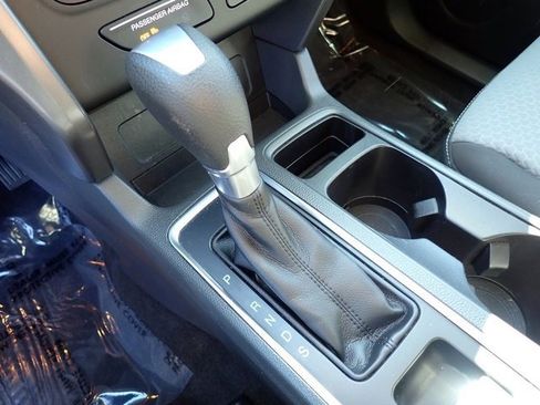 Used 2017 Ford Escape SE image 25