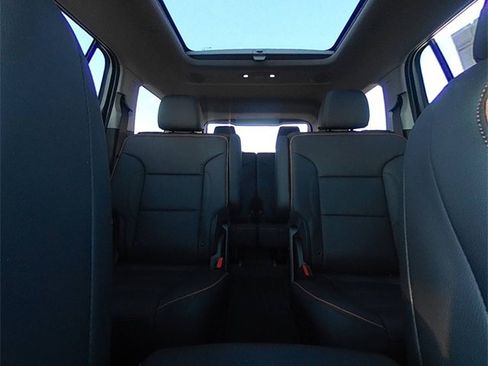 Used 2023 GMC Acadia AT4 w/ Technology Package image 29