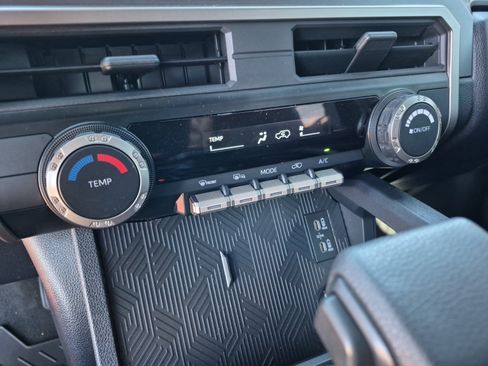 Certified 2026 Toyota 4Runner SR5 AWD/4WD image 31