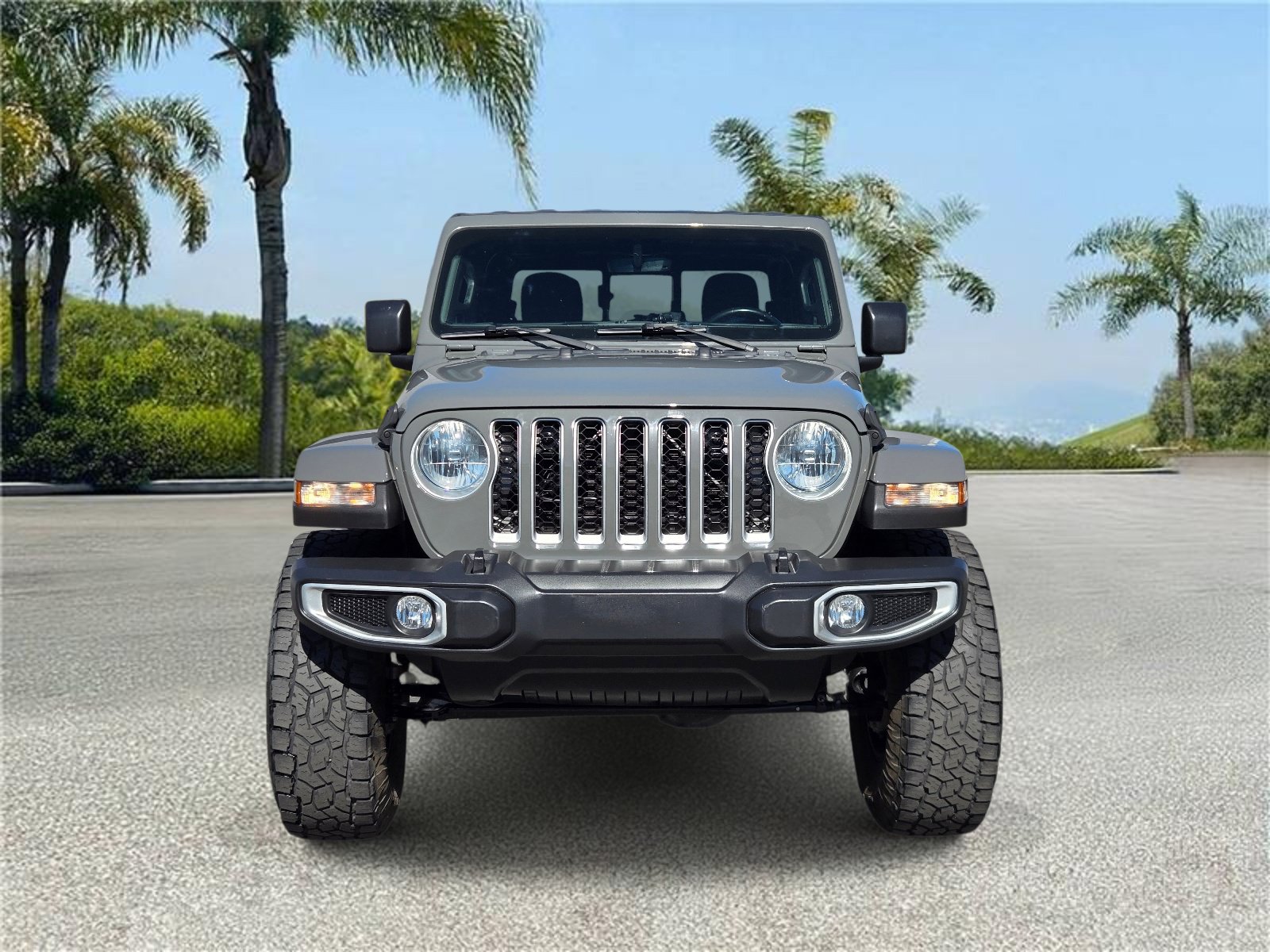 Used 2022 Jeep Gladiator Overland w/ Cold Weather Group AWD/4WD image 3