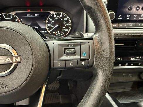 Used 2022 Nissan Rogue SV image 22