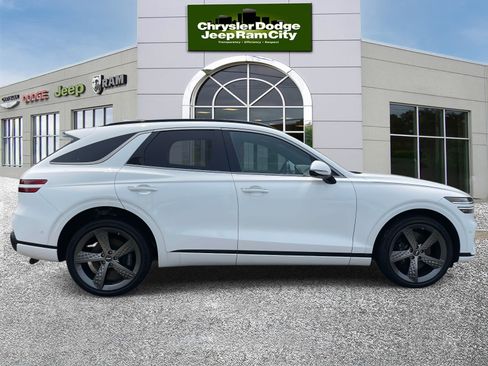 Used 2025 Genesis GV70 3.5T Sport w/ Sport Advanced Package image 5