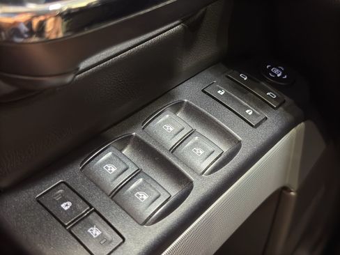 Used 2018 Chevrolet Silverado 1500 LT w/ All Star Edition AWD/4WD image 28