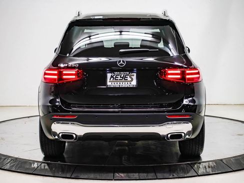 Certified 2025 Mercedes-Benz GLB 250 image 3
