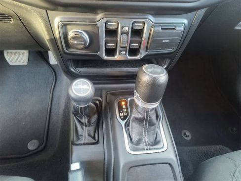 Used 2023 Jeep Wrangler Sahara image 20