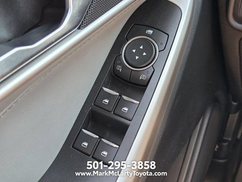 Used 2022 Ford Explorer XLT w/ Equipment Group 202A RWD image 26