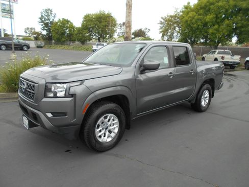 Used 2024 Nissan Frontier SV w/ Technology Package RWD image 1