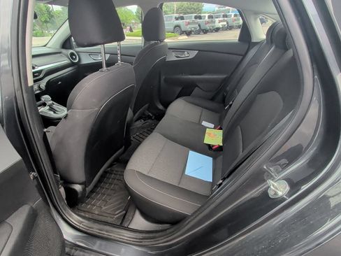 Used 2023 Kia Forte LXS w/ LXS Technology Package FWD image 11