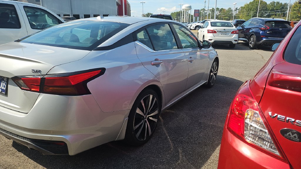 Used 2020 Nissan Altima 2.5 SR FWD image 2