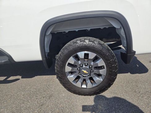 Used 2023 Chevrolet Silverado 2500 Custom w/ Gooseneck/5TH Wheel Package AWD/4WD image 7