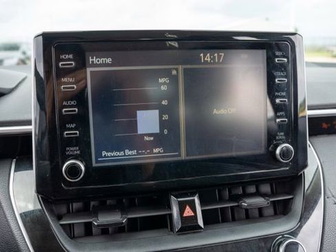 Used 2020 Toyota Corolla LE FWD image 19