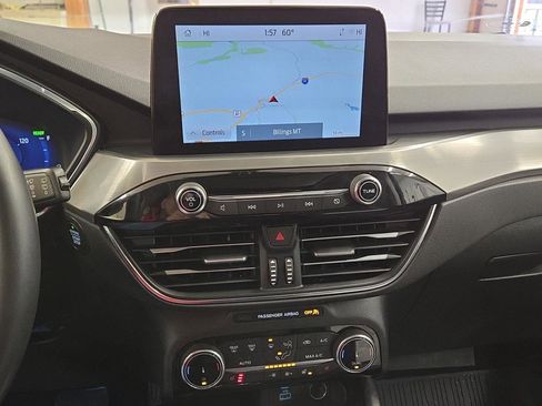 Used 2022 Ford Escape Titanium image 10