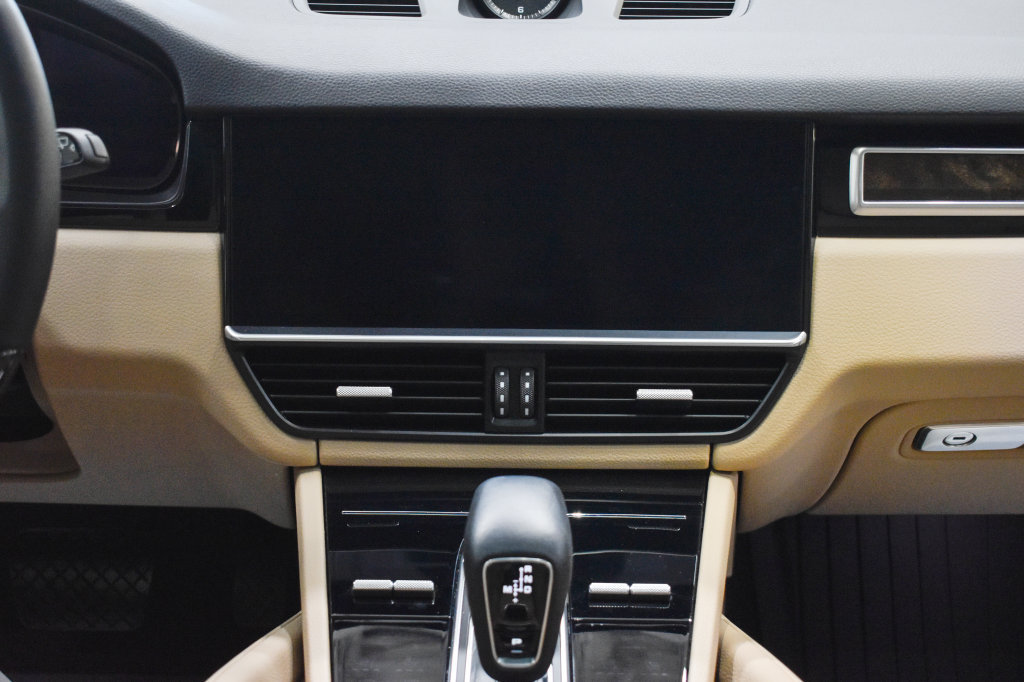 Used 2022 Porsche Cayenne AWD/4WD image 26