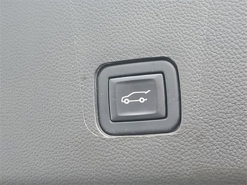 Certified 2023 Chevrolet Traverse LT image 7