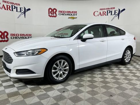 Used 2016 Ford Fusion S image 3