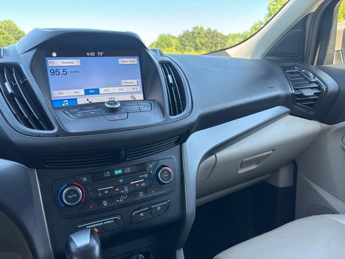 Used 2017 Ford Escape SE w/ SE Leather Comfort Package AWD/4WD image 15