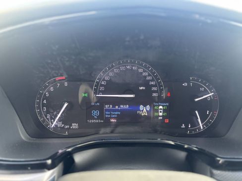 Used 2017 Cadillac XT5 Luxury AWD/4WD image 13